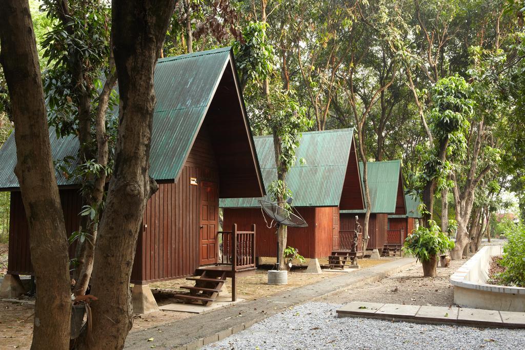 Baan Suan Chan Kanchanaburi Bagian luar foto